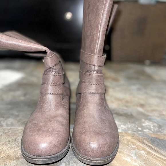 Flat Heel Mid-Calf Brown Fall/Winter Boots - Picture 3 of 3